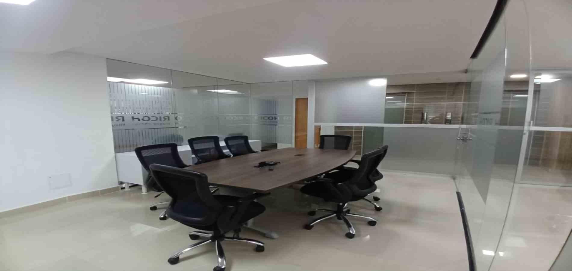 Oficina en arriendo ubicada en Medellín, sector Estadio - 8