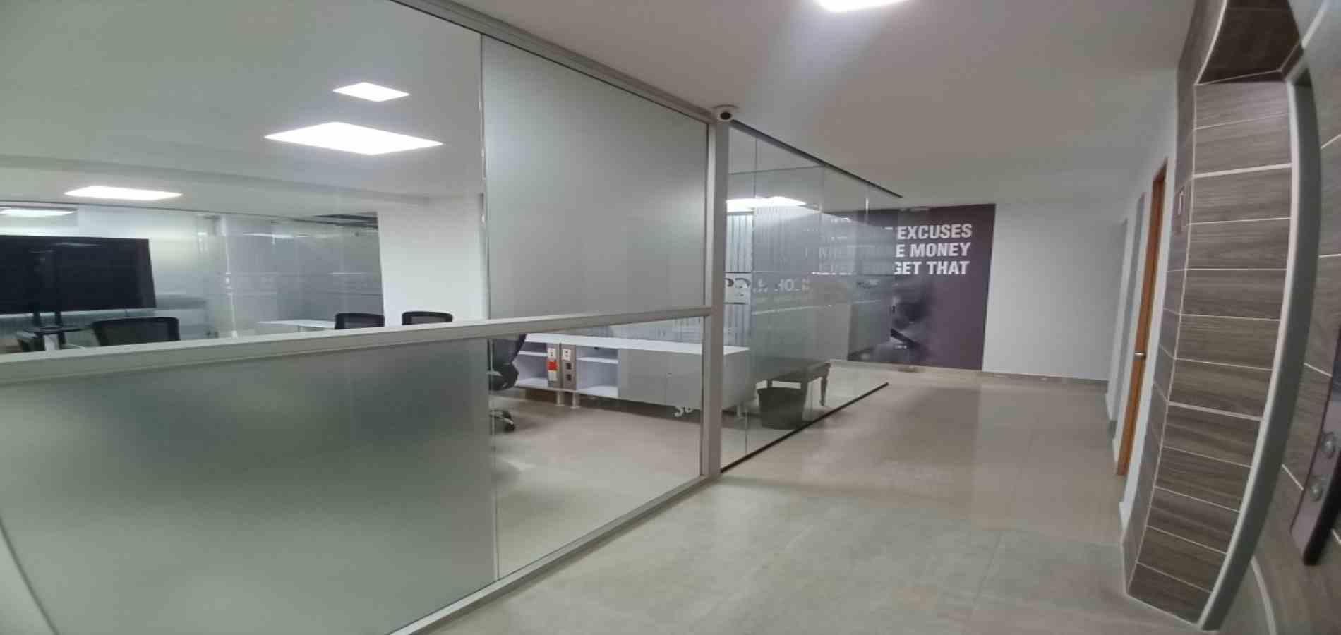 Oficina en arriendo ubicada en Medellín, sector Estadio - 14
