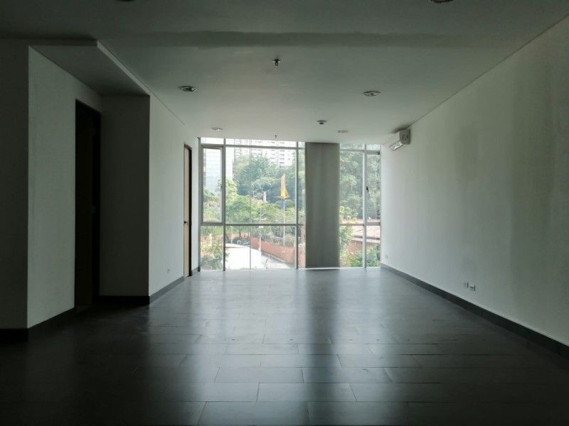 Oficina en arriendo ubicada en Medellín, sector Manila - 3