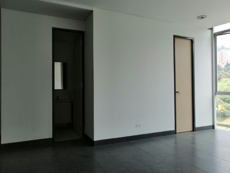 Oficina en arriendo ubicada en Medellín, sector Manila - 5