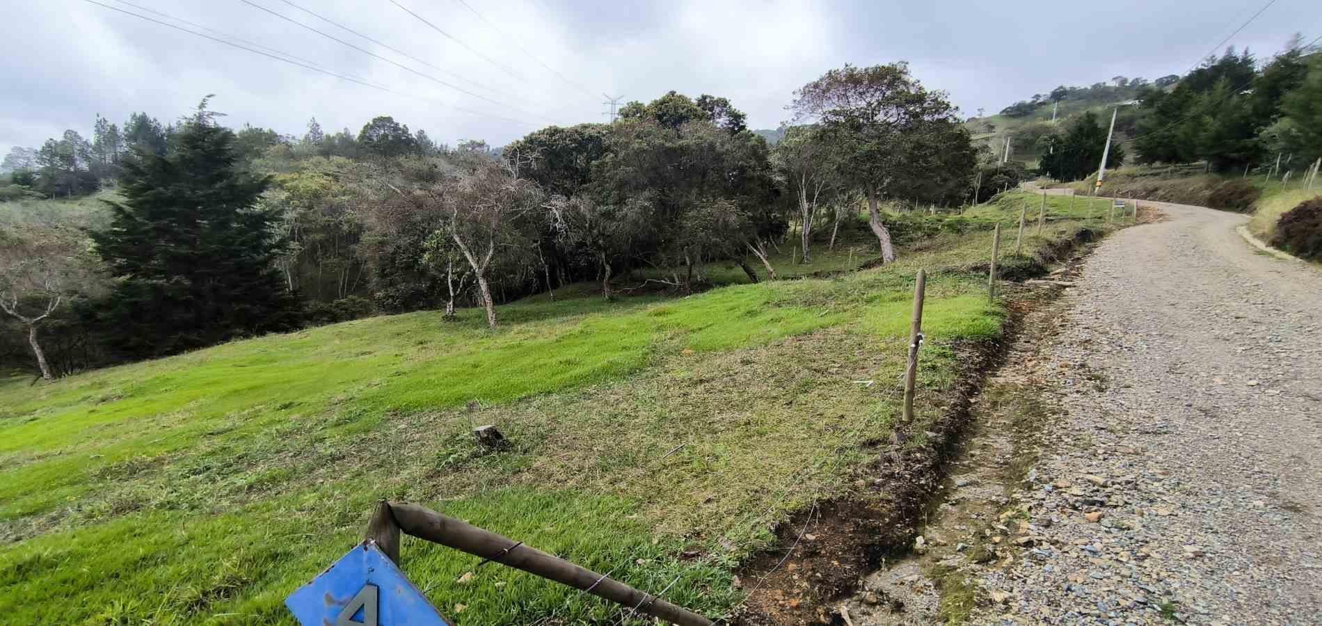Lote en venta ubicado en Medellín, sector Vereda la Honda - 2