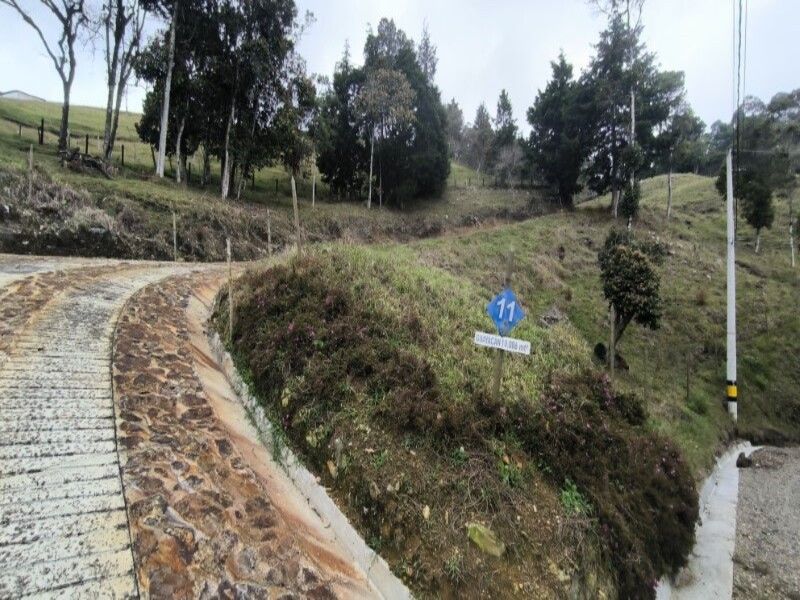 Lote en venta ubicado en Medellín, sector Vereda la Honda - 2