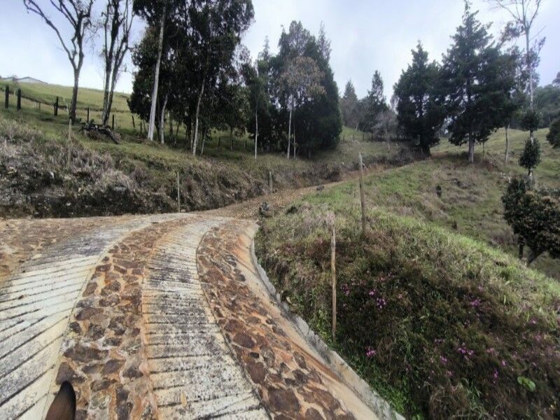 Lote en venta ubicado en Medellín, sector Vereda la Honda - 3