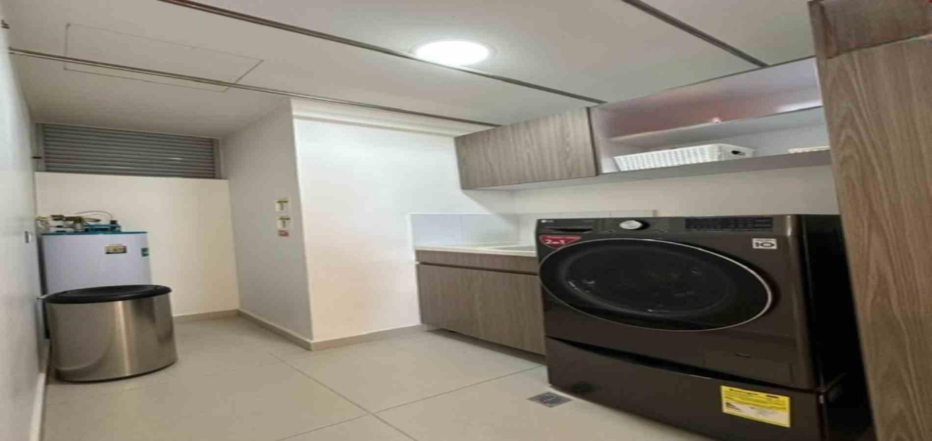 Apartamento en venta ubicado en Envigado, sector Loma de los Mesa - 2