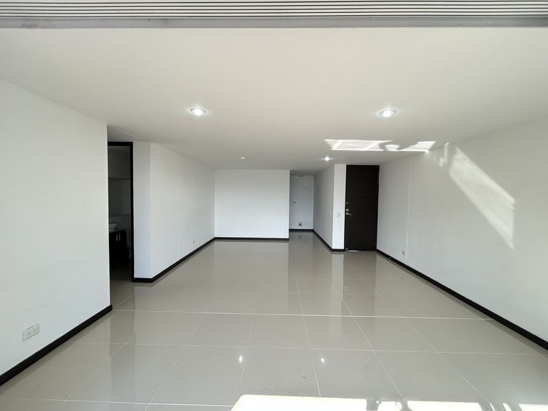 APARTAMENTO EN ARRIENDO UBICADO EN ENVIGADO SECTOR LOMA DE LAS BRUJAS - 3