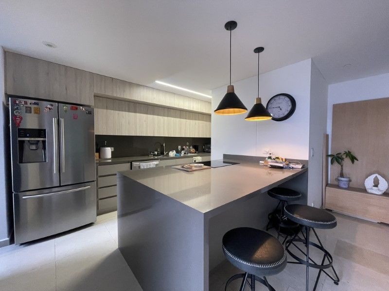 Apartamento en venta ubicado en Envigado, sector Loma de los Mesa - 3