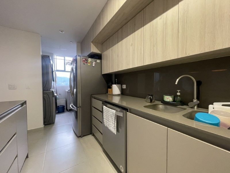 Apartamento en venta ubicado en Envigado, sector Loma de los Mesa - 4