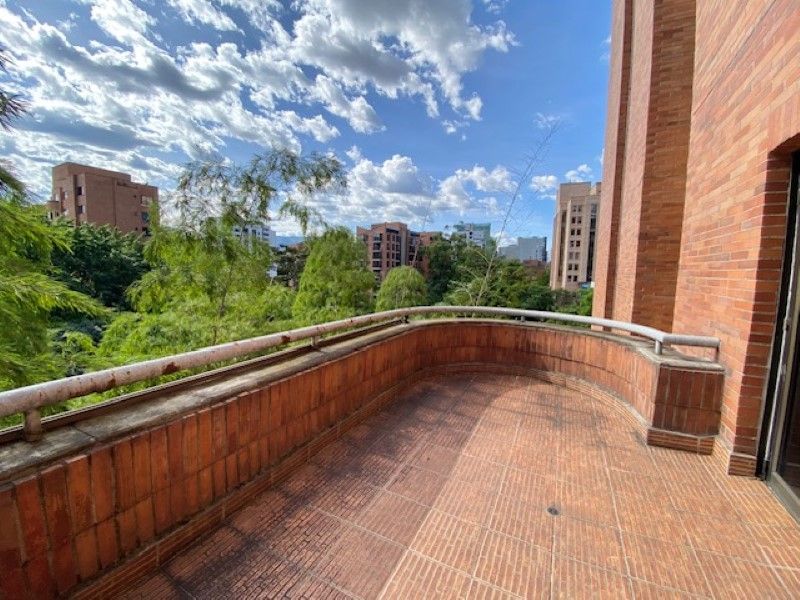 Oficina en venta ubicada en Medellín, sector Milla de Oro - 11