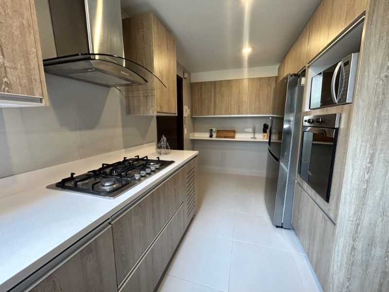 Apartamento en arriendo ubicado en Medellín, sector Los Balsos - 2