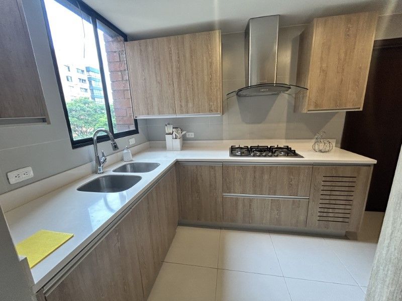 Apartamento en arriendo ubicado en Medellín, sector Los Balsos - 3