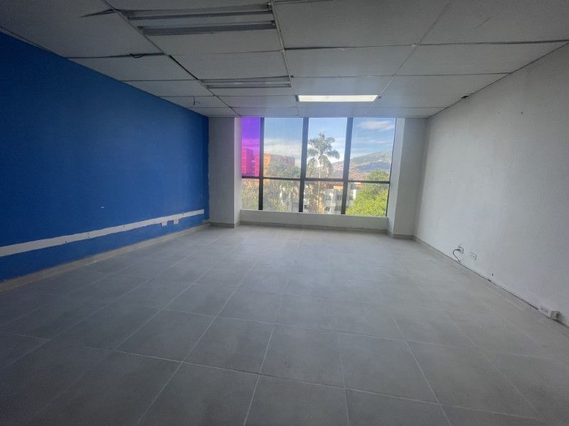 Oficina en arriendo ubicada en Medellín, sector Avenida Nutibara - 8