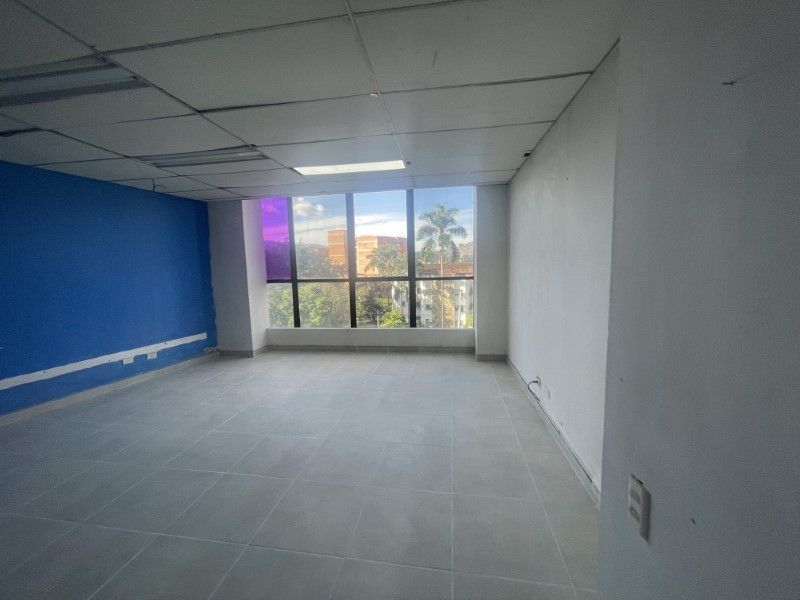 Oficina en arriendo ubicada en Medellín, sector Avenida Nutibara - 9