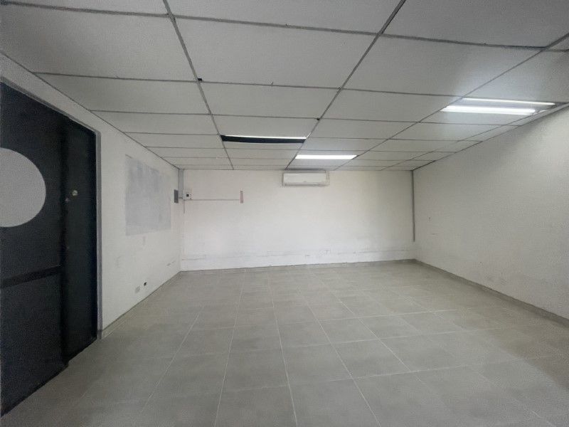 Oficina en arriendo ubicada en Medellín, sector Avenida Nutibara - 13