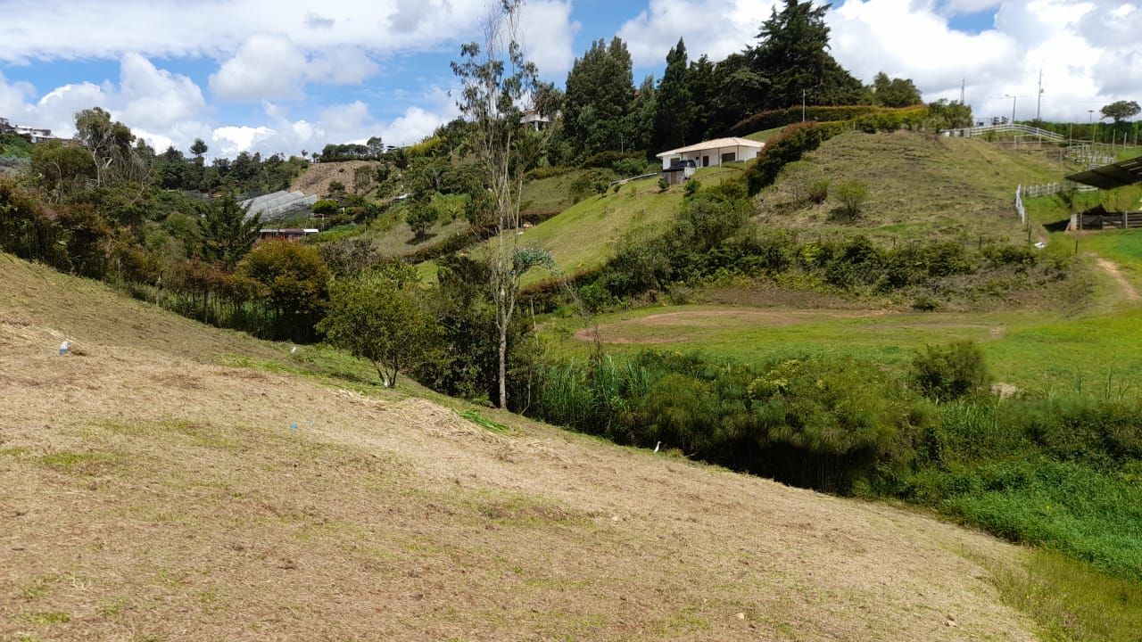 Lote en venta ubicado en El Carmen de Viboral, sector Canada - 2