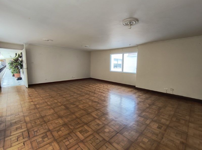 Apartamento en venta ubicado en Medellín, sector Laureles - 2