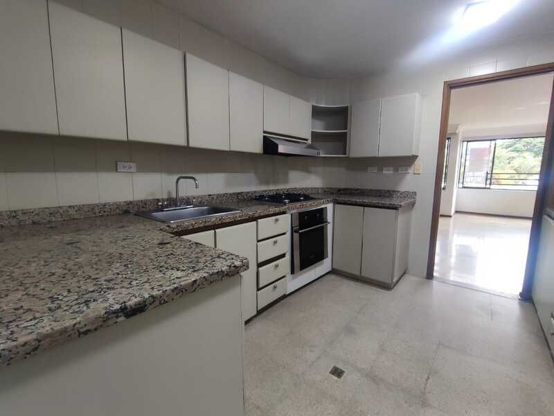 Oficina en arriendo ubicada en Medellín, sector Aguacatala - 4