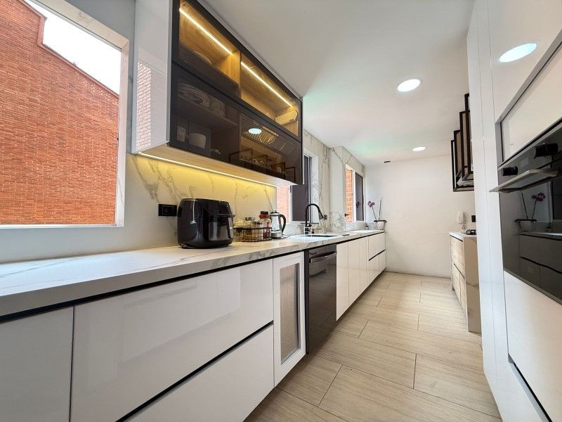 Apartamento en venta ubicado en Medellín, sector Laureles - 8