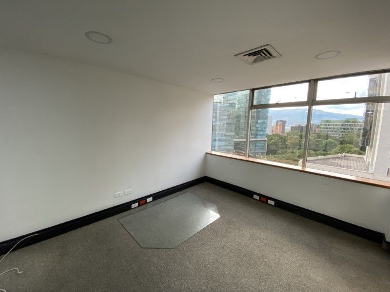 Oficina en arriendo ubicada en Medellín, sector Milla de Oro - 6