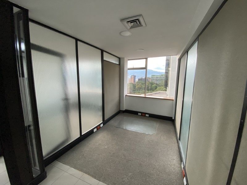 Oficina en arriendo ubicada en Medellín, sector Milla de Oro - 7