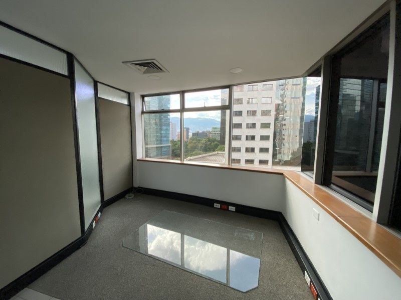 Oficina en arriendo ubicada en Medellín, sector Milla de Oro - 9