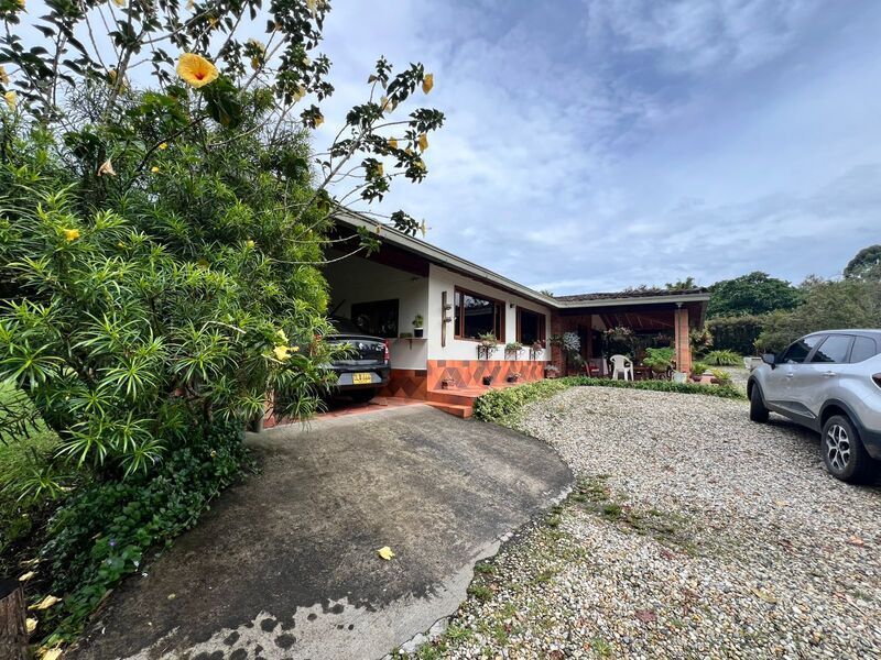 Finca en venta ubicada en La Ceja - 14