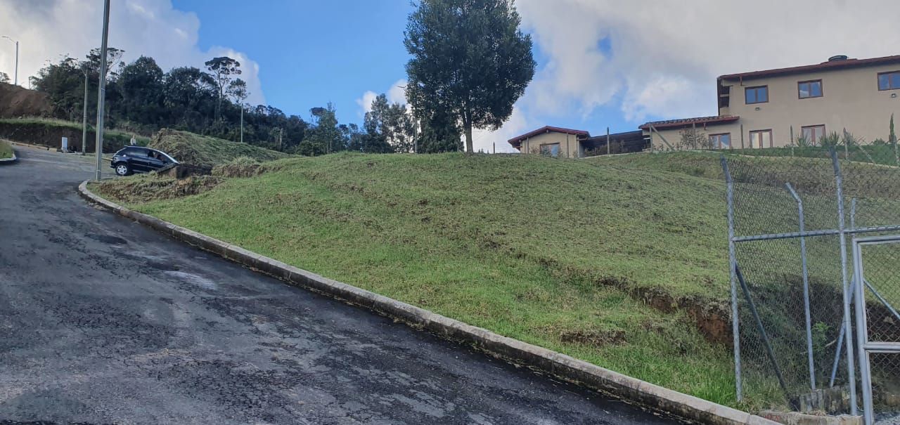 Lote en venta ubicado en Envigado, sector Loma del Escobero - 4