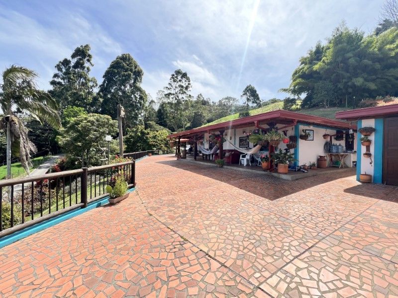 Finca en venta ubicada en Rionegro, sector Sajonia - 2