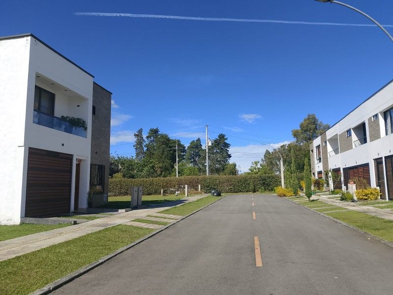 Lote en venta ubicado en Rionegro, sector Llanogrande - 2