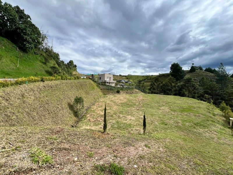 Lote en venta ubicado en El Retiro, sector El Chuzcal - 16