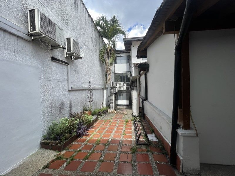 Casa en arriendo ubicada en Medellín, sector Calasanz - 28