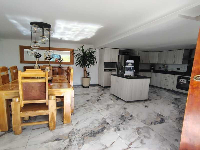 Casa en venta ubicada en Rionegro, sector La Macarena - Frente al Club - 6