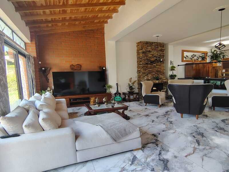 Casa en venta ubicada en Rionegro, sector La Macarena - Frente al Club - 7