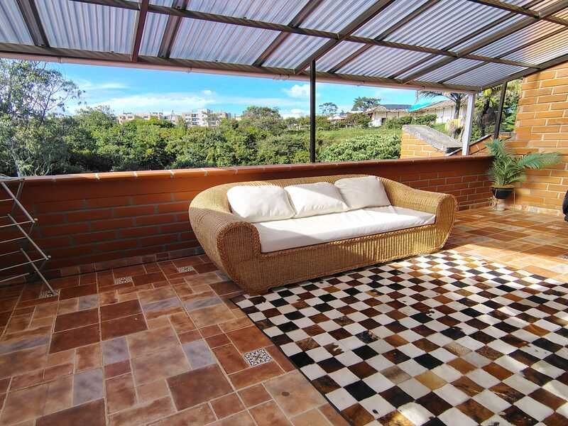 Casa en venta ubicada en Rionegro, sector La Macarena - Frente al Club - 35