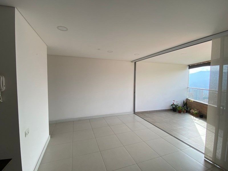 Apartamento en venta ubicado en Envigado, sector Loma del Chocho - 2