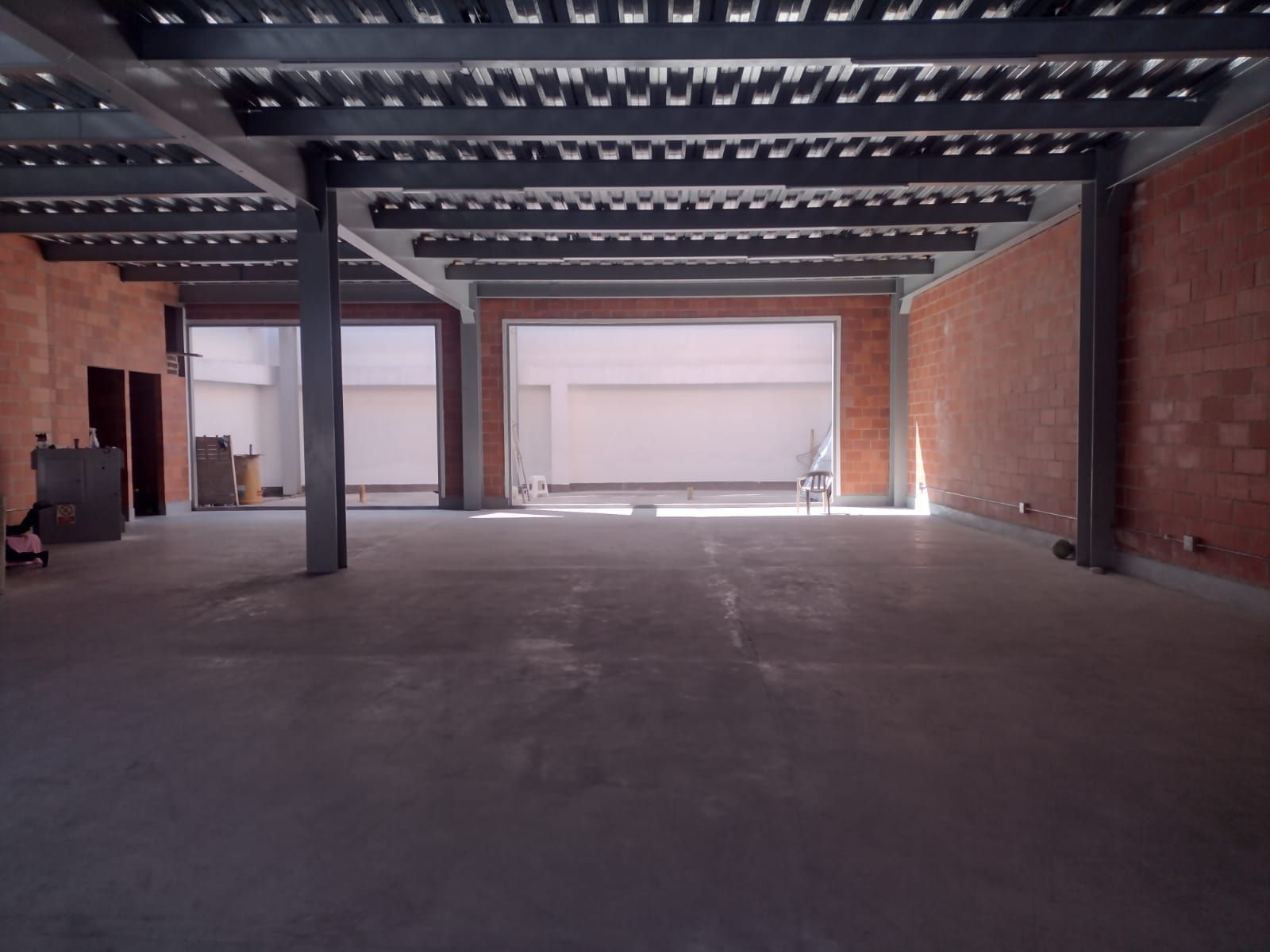 Bodega en arriendo ubicada en Medellín, sector San Juan - 8