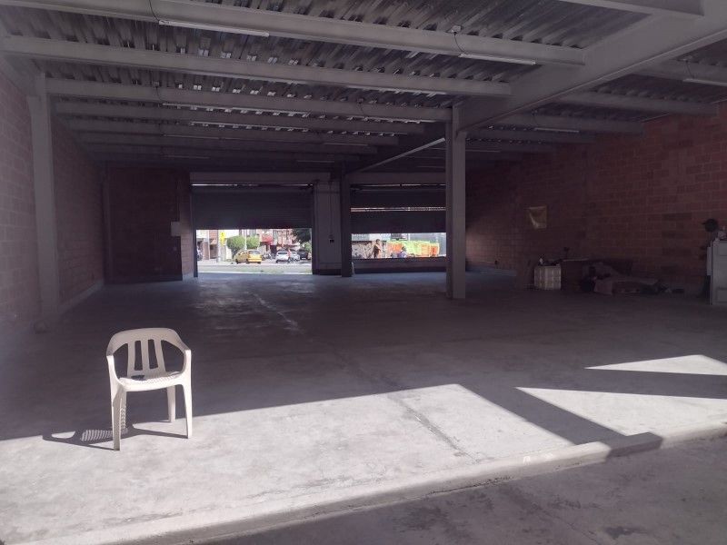 Bodega en arriendo ubicada en Medellín, sector San Juan - 11