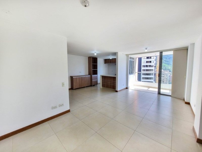 Apartamento en venta ubicado en Envigado, sector Loma de las Brujas - 2