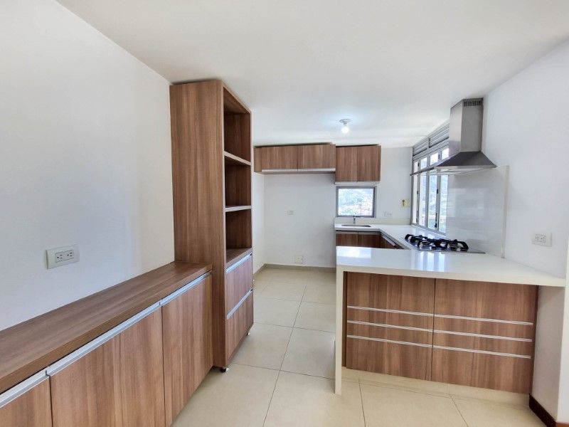 Apartamento en venta ubicado en Envigado, sector Loma de las Brujas - 4