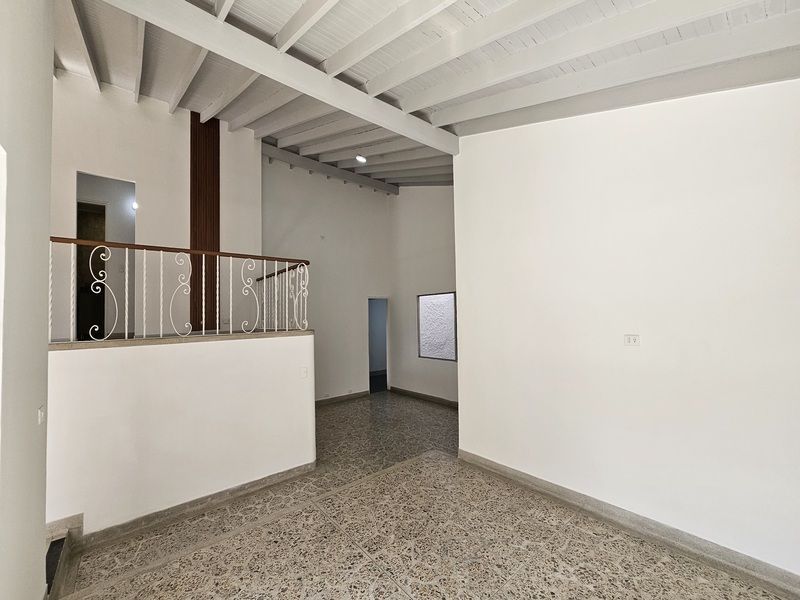 Casa en arriendo ubicada en Medellín, sector Parques del Rio - 2
