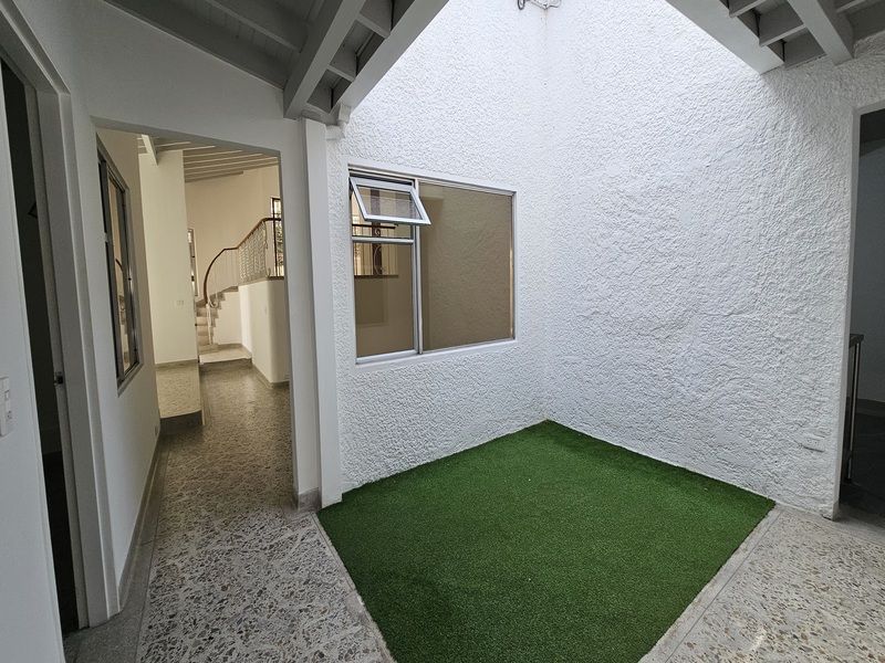 Casa en arriendo ubicada en Medellín, sector Parques del Rio - 5