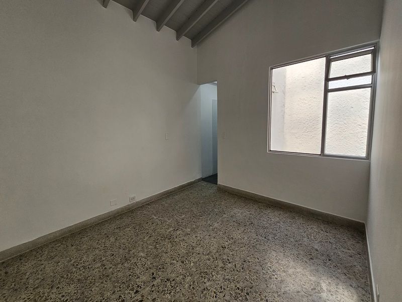 Casa en arriendo ubicada en Medellín, sector Parques del Rio - 11