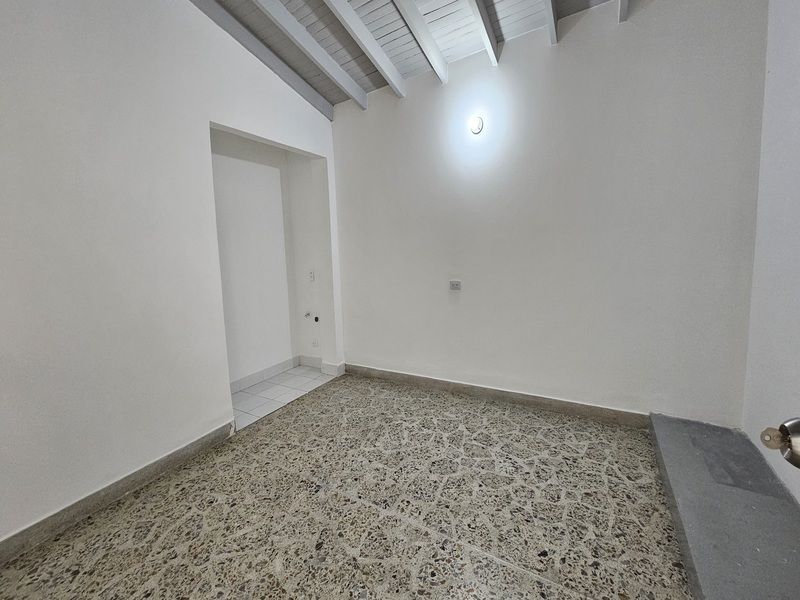 Casa en arriendo ubicada en Medellín, sector Parques del Rio - 12