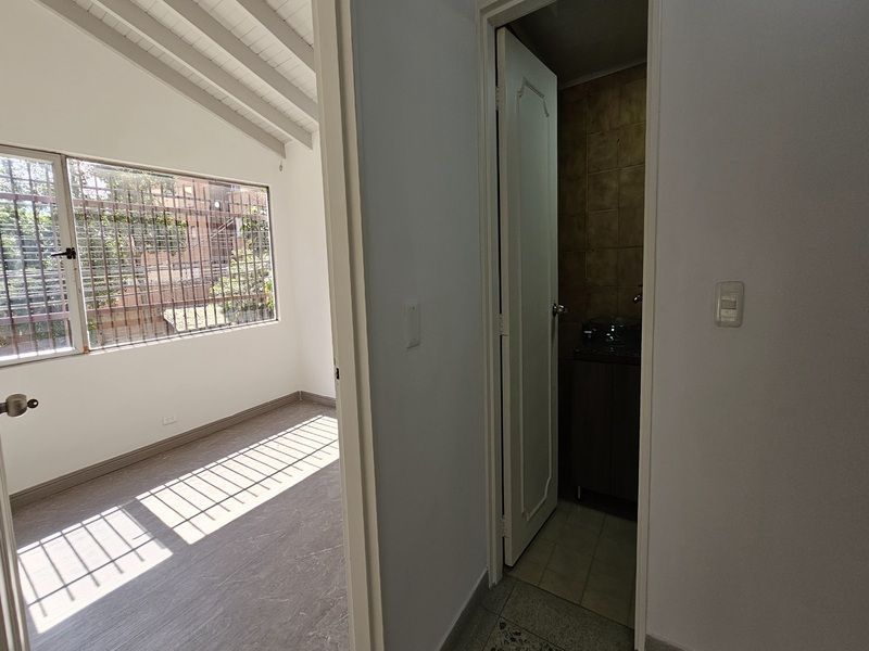 Casa en arriendo ubicada en Medellín, sector Parques del Rio - 14
