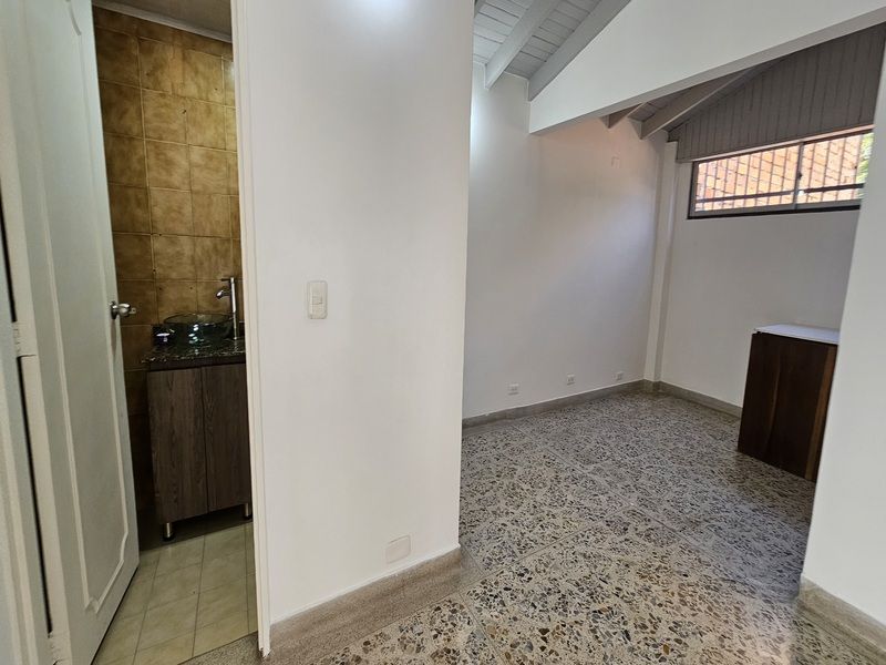 Casa en arriendo ubicada en Medellín, sector Parques del Rio - 16