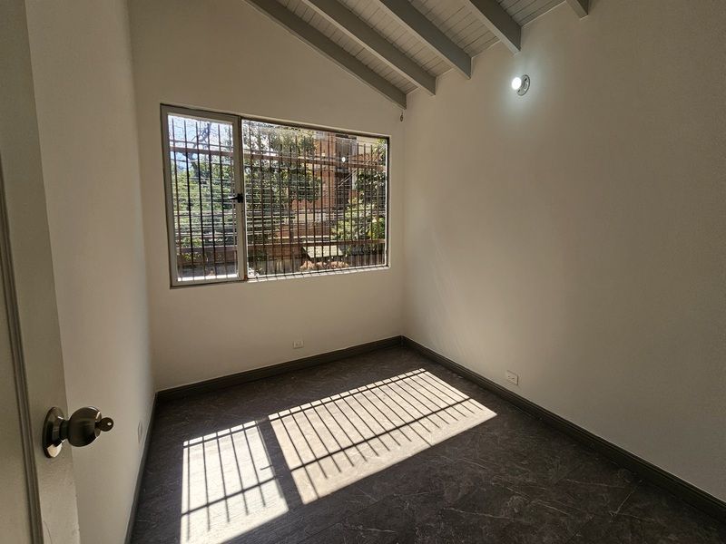 Casa en arriendo ubicada en Medellín, sector Parques del Rio - 17