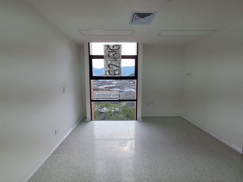 Oficina en arriendo ubicada en Medellín, sector San Diego - 4