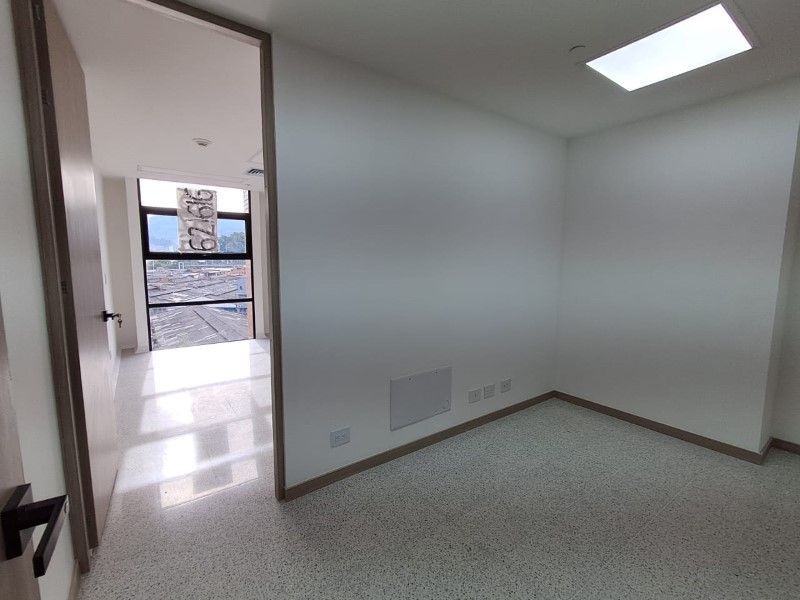 Oficina en arriendo ubicada en Medellín, sector San Diego - 7