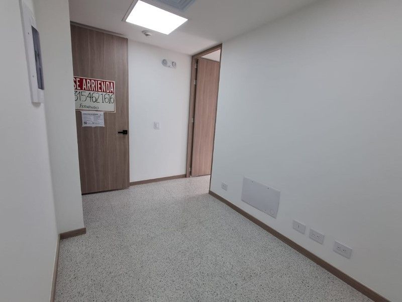 Oficina en arriendo ubicada en Medellín, sector San Diego - 8