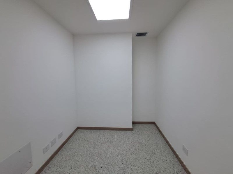 Oficina en arriendo ubicada en Medellín, sector San Diego - 11