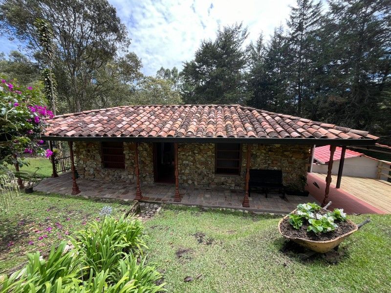 Finca en arriendo ubicada en Rionegro, sector Vía Llanogrande - el Retiro - 23